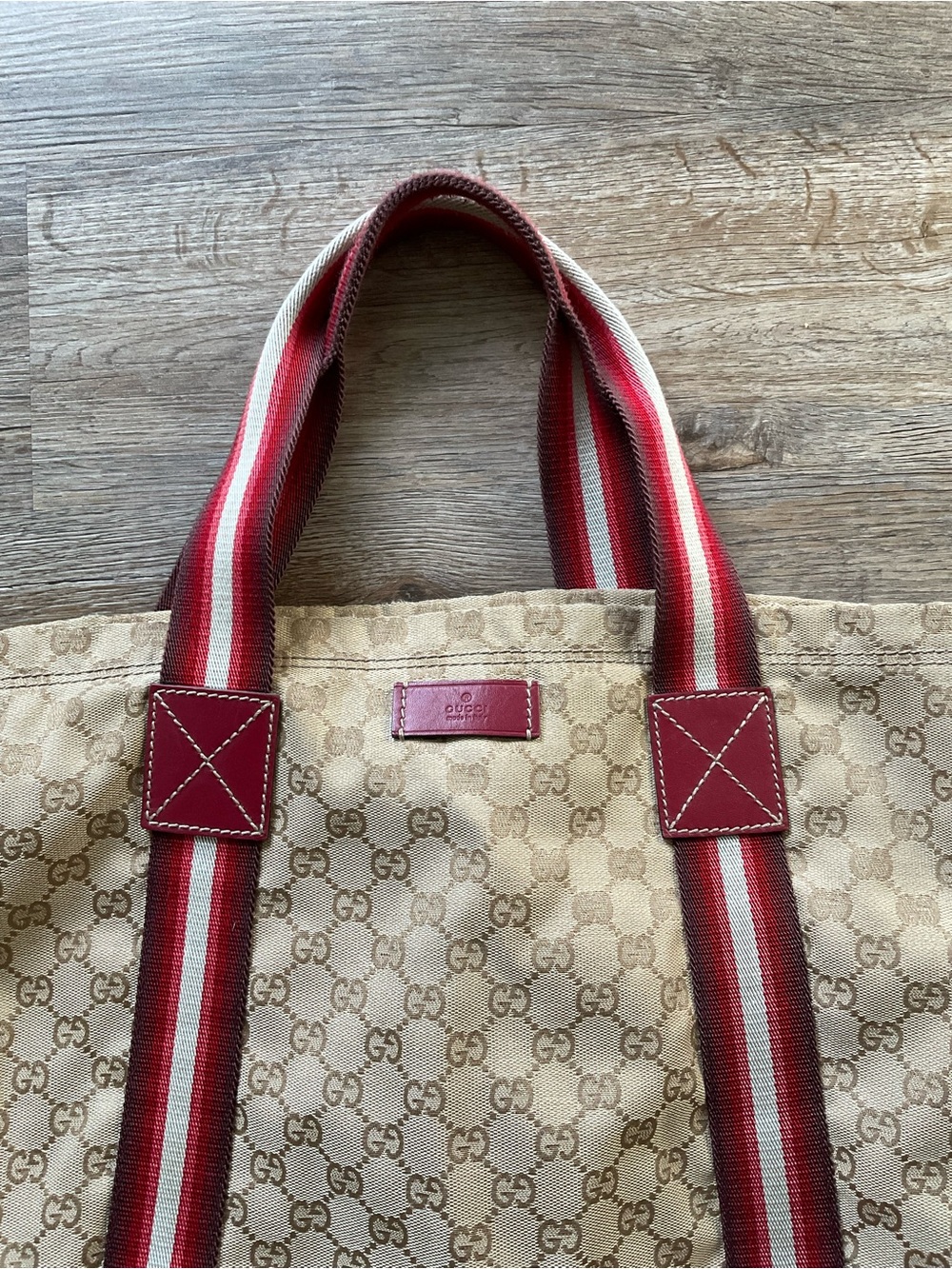 Gucci Beige GG Monogram Canvas Tote with Red Stripe Handles - Picture 2 of 12